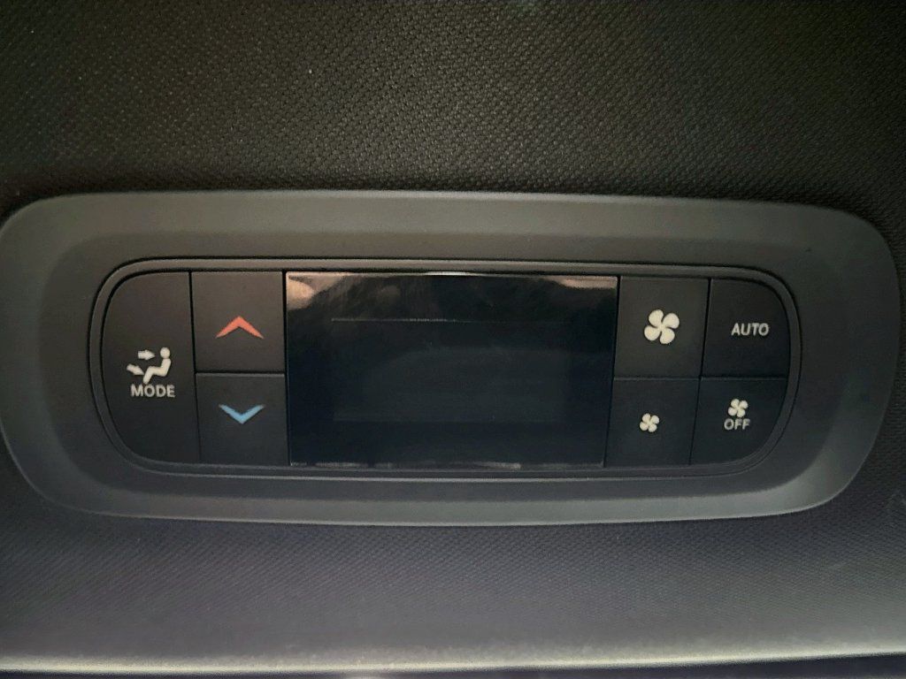 Used 2019 Chrysler Pacifica Touring Plus w/ S Appearance Package FWD image 23