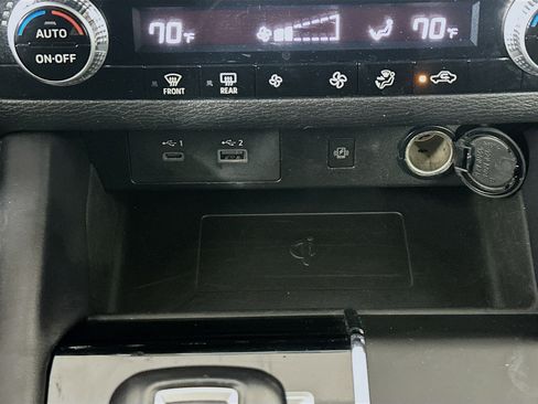 Used 2024 Mitsubishi Outlander SE image 26