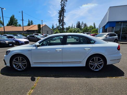 Used 2017 Volkswagen Passat 1.8T R-Line FWD image 2