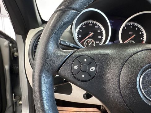 Used 2009 Mercedes-Benz SLK 350 image 12