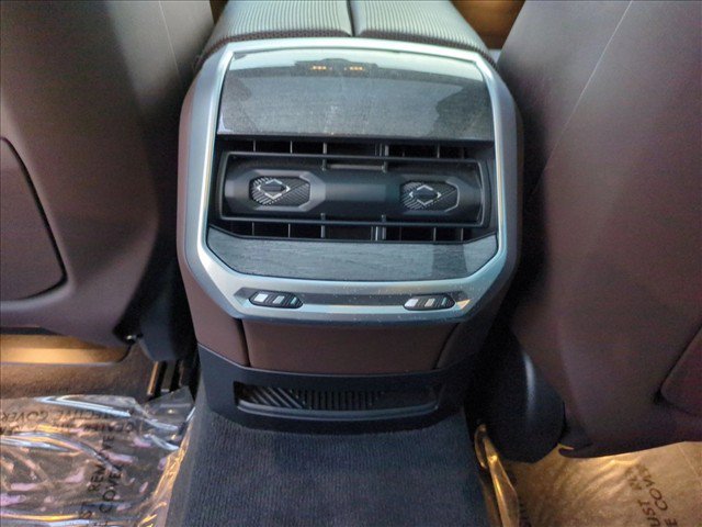 Certified 2023 BMW i7 xDrive60 AWD/4WD image 18