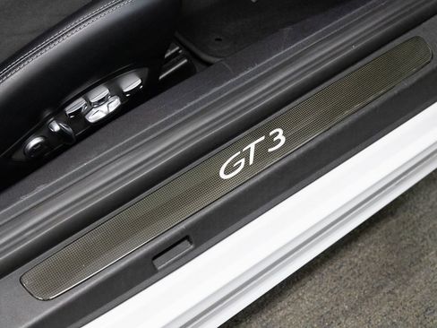 Used 2015 Porsche 911 GT3 image 18