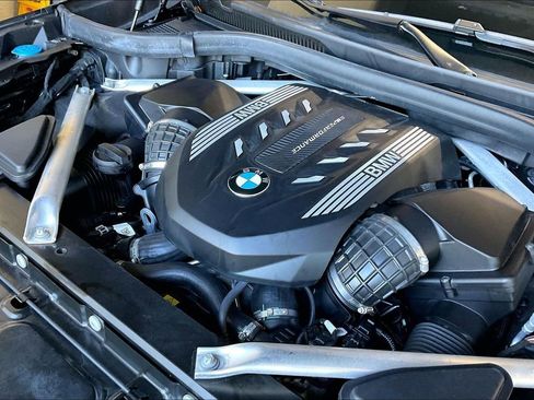 Used 2021 BMW X7 M50i w/ Cold Weather Package AWD/4WD image 31