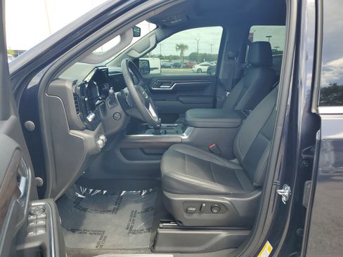 Used 2023 GMC Sierra 1500 SLT w/ SLT Convenience Package AWD/4WD image 11