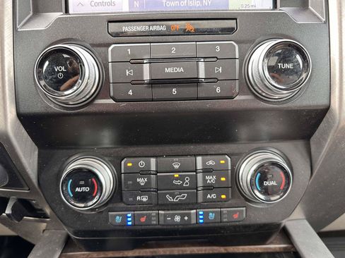 Used 2020 Ford F150 Limited w/ Trailer Tow Package AWD/4WD image 24