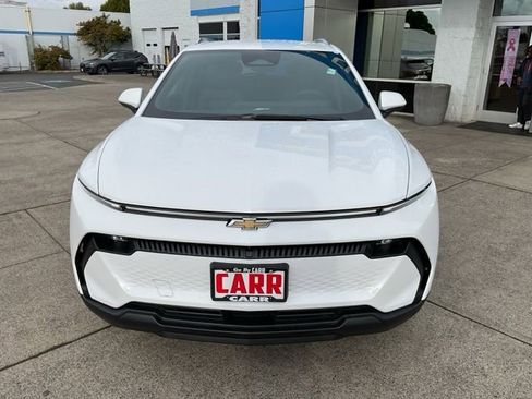 New 2026 Chevrolet Equinox EV LT image 3