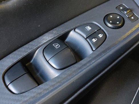 Used 2024 Nissan Sentra SV FWD image 27