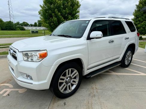 Used 2011 Toyota 4Runner Limited AWD/4WD image 4