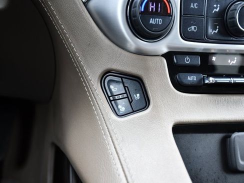 Used 2019 GMC Yukon XL SLT w/ Open Road Package image 16