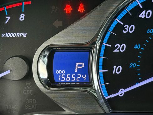 Used 2013 Toyota Sienna XLE image 21