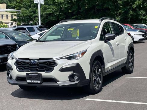 Used 2024 Subaru Crosstrek 2.0i Premium AWD/4WD image 3