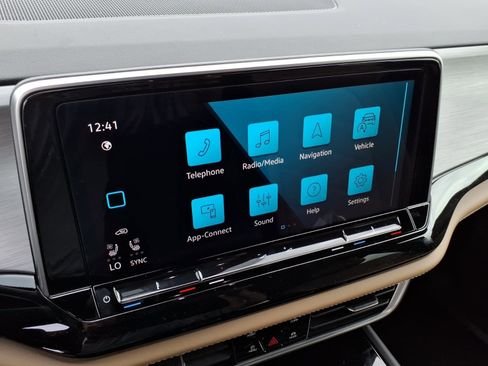 New 2026 Volkswagen Atlas Cross Sport SE image 19