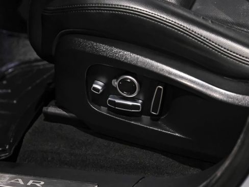 Used 2021 Jaguar F-PACE S image 31