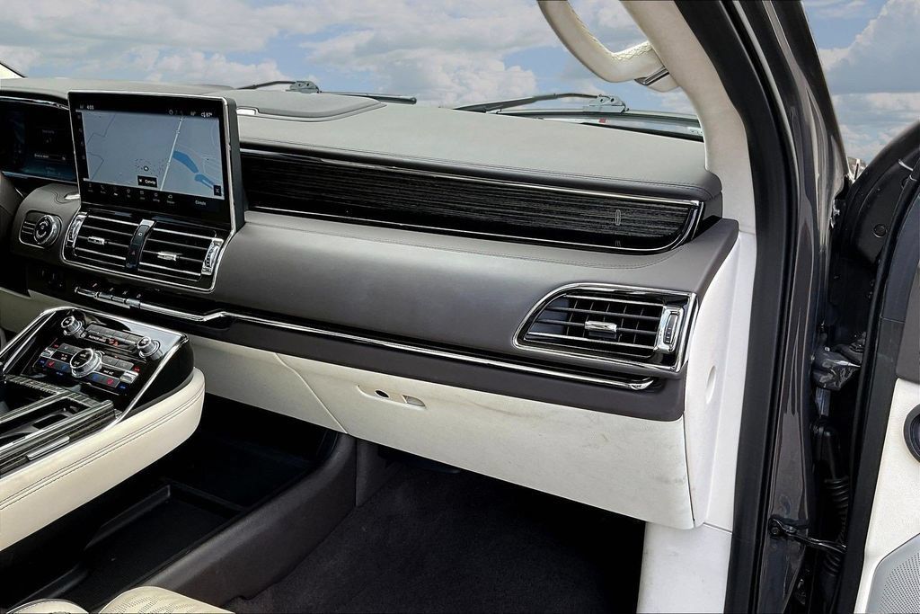 Used 2023 Lincoln Navigator Black Label AWD/4WD image 28
