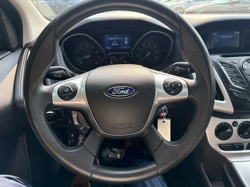 Used 2014 Ford Focus SE FWD image 19