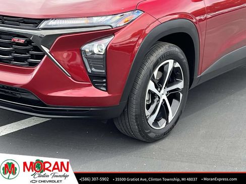 Certified 2024 Chevrolet Trax RS w/ Driver Confidence Package FWD image 9