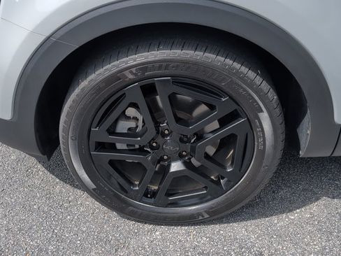 Used 2025 Kia Telluride EX X-Line AWD/4WD image 26
