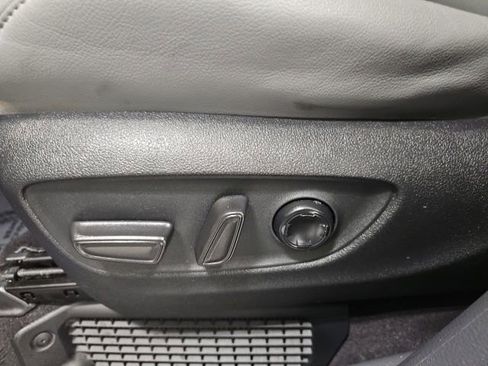 Used 2024 Toyota Sienna Limited image 17