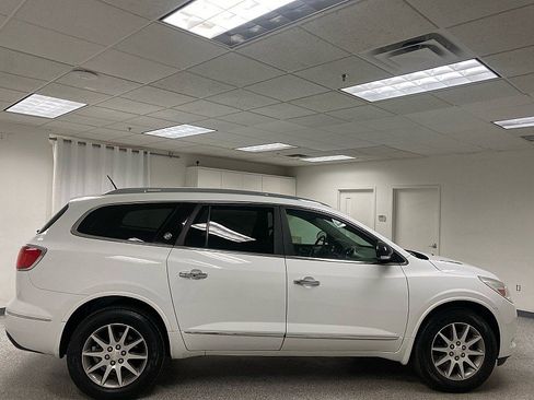 Used 2017 Buick Enclave Leather image 4