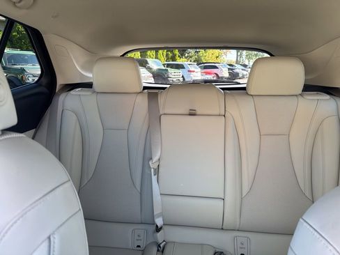 Used 2022 Buick Envision Essence w/ Safety Package image 35