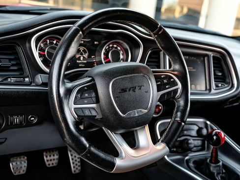 Used 2016 Dodge Challenger SRT w/ Technology Group image 17