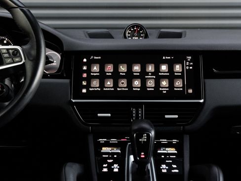 Certified 2023 Porsche Cayenne Coupe AWD/4WD image 20