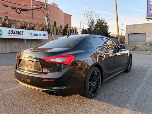 Used 2018 Maserati Ghibli RWD image 12