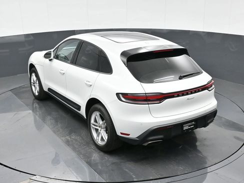 Certified 2025 Porsche Macan image 28