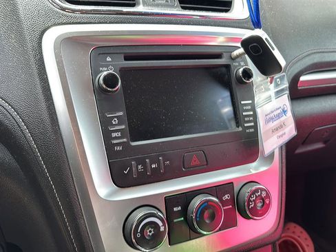 Used 2015 GMC Acadia SLE AWD/4WD image 13
