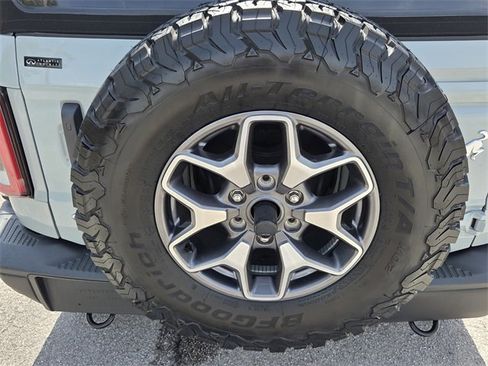Used 2024 Ford Bronco Badlands image 16