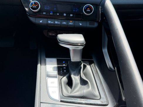 Used 2023 Hyundai Elantra SEL w/ Convenience Package FWD image 26