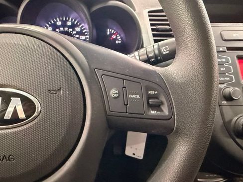 Used 2013 Kia Soul FWD image 21