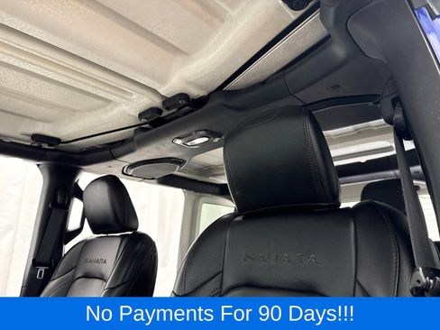 Used 2018 Jeep Wrangler Unlimited Sahara w/ Cold Weather Group AWD/4WD image 25