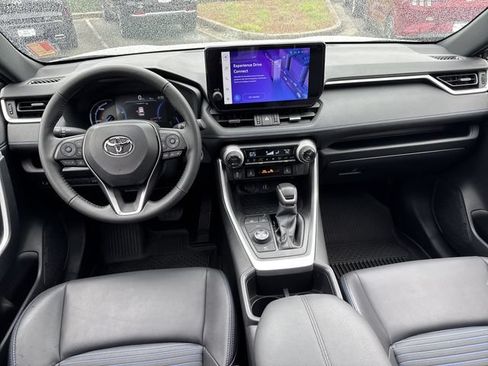 Used 2025 Toyota RAV4 XSE AWD/4WD image 23