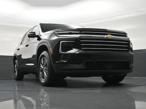 Certified 2026 Chevrolet Traverse LT FWD image 35
