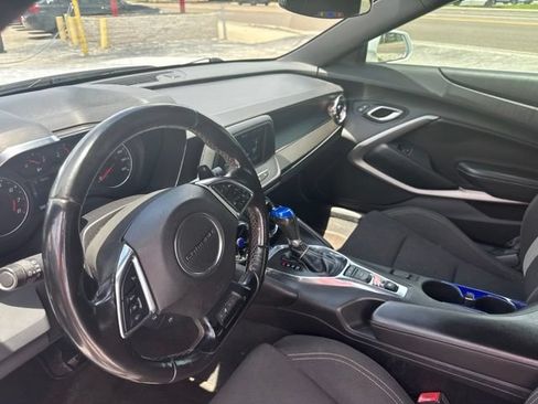 Used 2017 Chevrolet Camaro LT RWD image 8