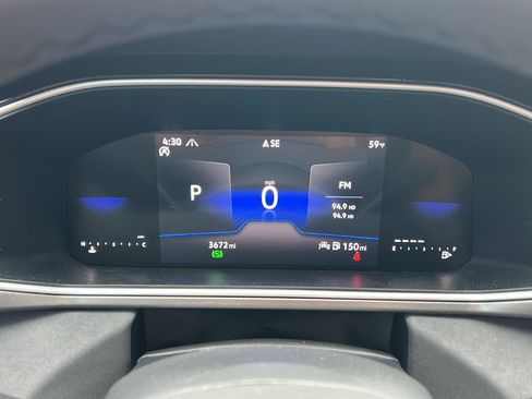 Used 2025 Volkswagen Taos SE image 16