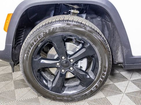 New 2025 Jeep Grand Cherokee Laredo image 39