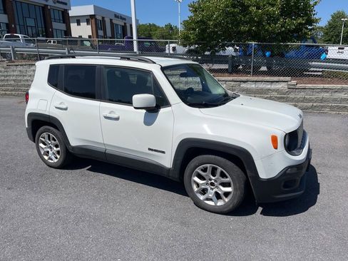 Used 2016 Jeep Renegade Latitude w/ Cold Weather Group FWD image 1