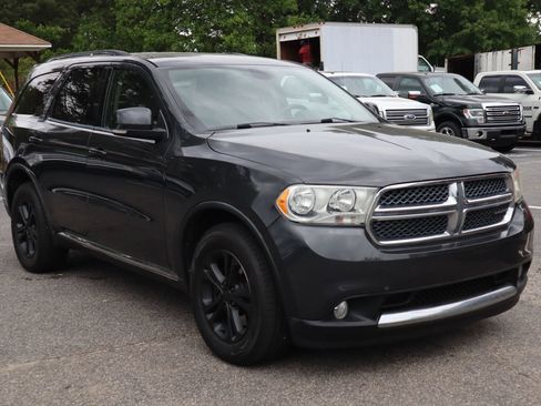 Used 2011 Dodge Durango Crew w/ Trailer Tow Group IV RWD image 3