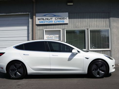 Used 2020 Tesla Model 3 Long Range image 24