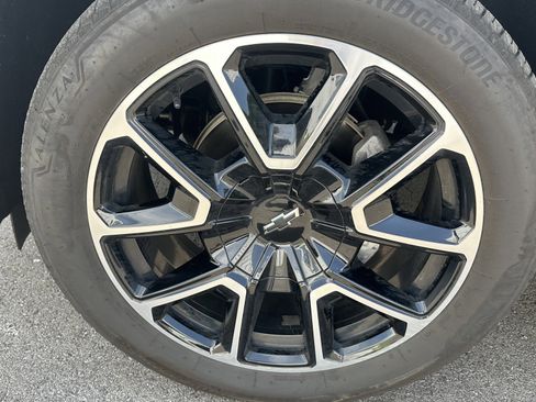 Used 2023 Chevrolet Tahoe RST w/ Luxury Package AWD/4WD image 12