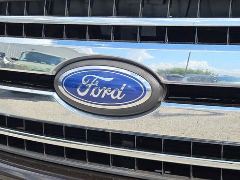 Used 2018 Ford F150 XLT w/ Equipment Group 302A Luxury RWD image 12