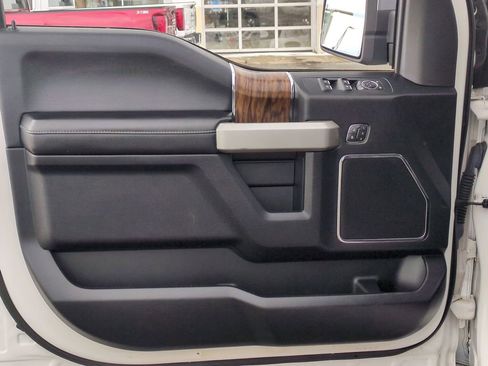 Used 2018 Ford F150 Lariat w/ Equipment Group 502A Luxury image 31