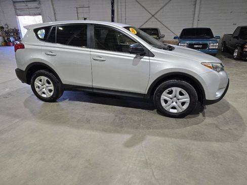 Used 2015 Toyota RAV4 LE AWD/4WD image 15