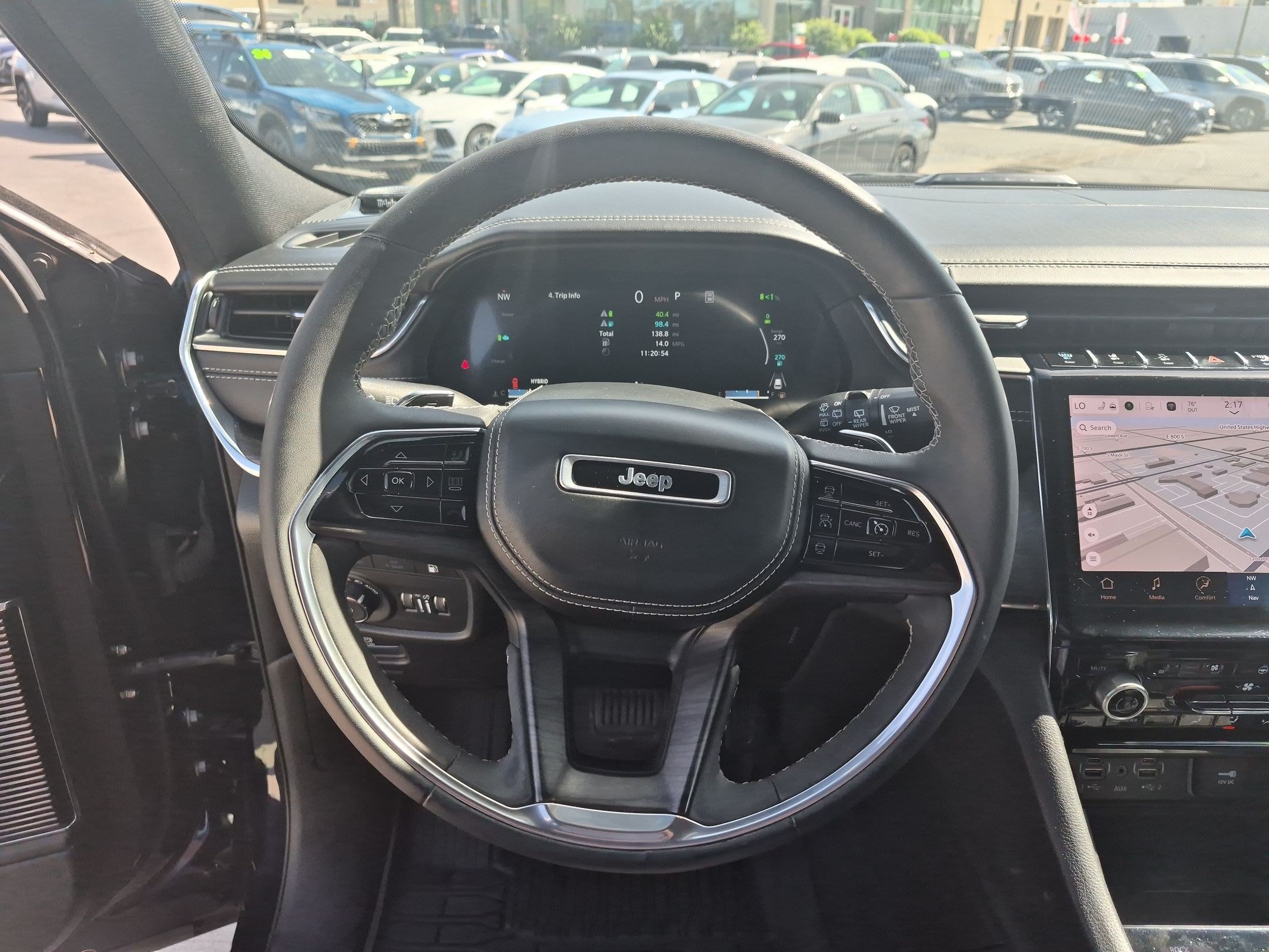 Used 2023 Jeep Grand Cherokee Overland w/ Luxury Tech Group IV AWD/4WD image 18