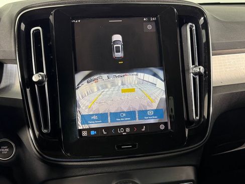 Used 2025 Volvo XC40 B5 Core image 20