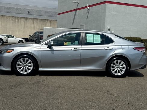 Certified 2019 Toyota Camry LE FWD image 9