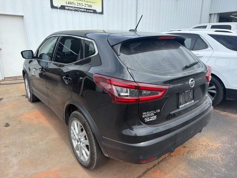 Used 2021 Nissan Rogue Sport S FWD image 3