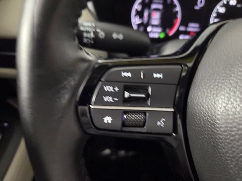 Used 2024 Honda HR-V EX-L image 17